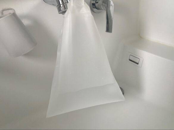 無印の399円～“水に強い巾着”が万能すぎ！ジップロックの弱点を克服した「絶妙な透け感と丈夫さ」に大満足｜無印良品週間に買いたいもの