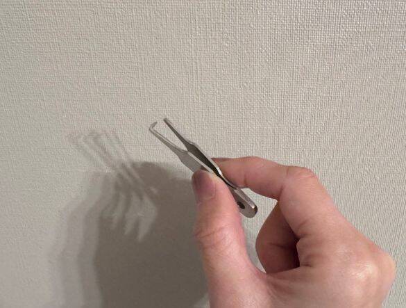 「“太い輪っか”のキーホルダー、つけるの大変すぎ問題」100均アイテムで一発解消！ 何十年も苦労してきたのに