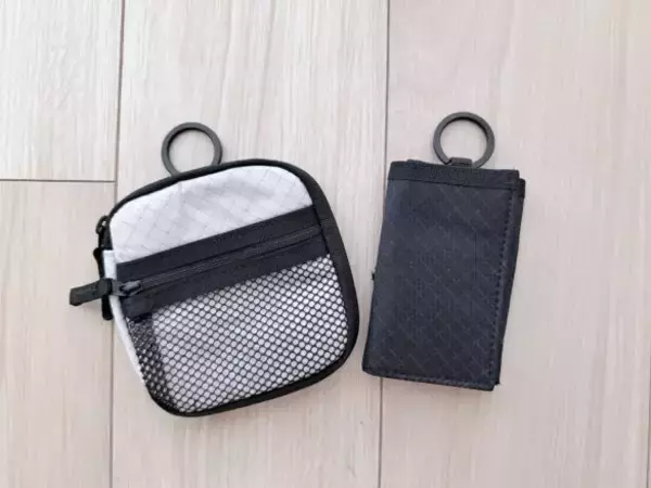 「小さい財布って、結局使いにくい」問題、無印良品の新作“1,490円ミニ財布”で解決！ 小銭入れが「外側」だと便利なワケ