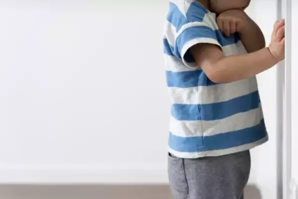 「「2歳児に怒鳴る祖父」を通報した母親の決断。決め手は“二重の虐待”だった」の画像