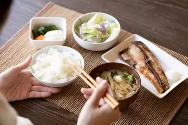 「「やめてよかった美容法のトップは…」美しすぎる50歳漫画家が、全部自分でやった美容オタク道＜漫画＞／2025 人気記事top5」の画像