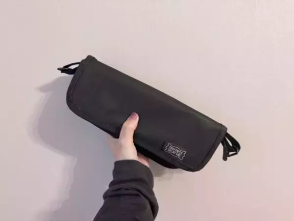 「椅子をこんなに楽に持ち運べるなんて…3COINS「折りたたみチェア」が春に大活躍のワケ」の画像