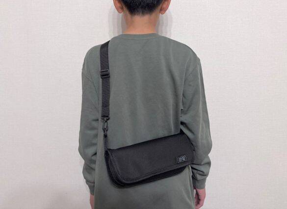 椅子をこんなに楽に持ち運べるなんて…3COINS「折りたたみチェア」が春に大活躍のワケ