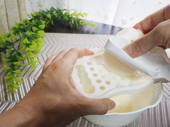 “おろし金で指までおろしちゃいそう”問題が解決！ダイソーの名品で山芋をすってみたら感動