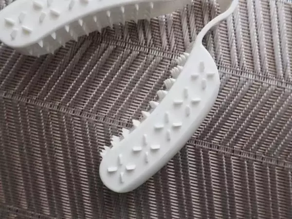 「“おろし金で指までおろしちゃいそう”問題が解決！ダイソーの名品で山芋をすってみたら感動」の画像