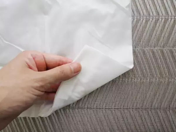 「“買い出しのストレス”が激減！サコッシュ→エコバッグに変身「ダイソー300円バッグ」が便利すぎた」の画像