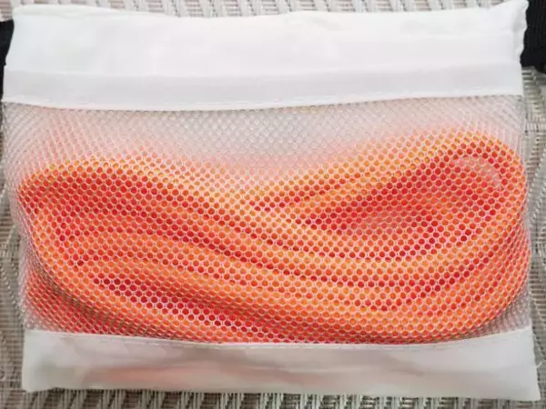 「“買い出しのストレス”が激減！サコッシュ→エコバッグに変身「ダイソー300円バッグ」が便利すぎた」の画像