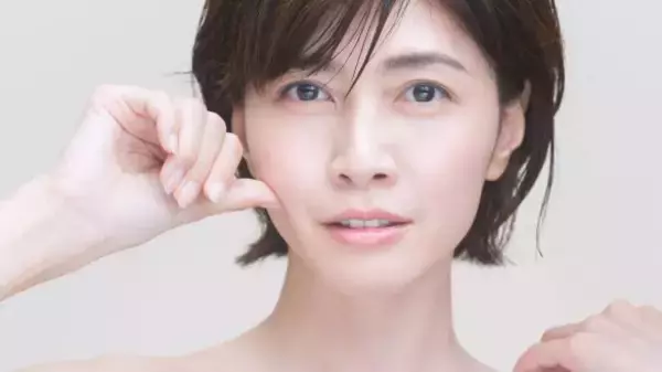 「“奇跡の50歳”を支える元イケメン俳優。バツあり同士の「大人の再婚」が絶賛される理由」の画像