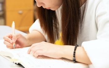 結婚の顔合わせで、両親の言葉に大号泣「低学歴ってバカにしててごめん…」／義実家・家族人気記事BEST