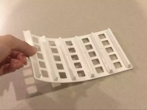 「冷蔵庫のイライラを“100均商品”が解決！セリアの“地味スゴ”名品が優秀すぎた」の画像