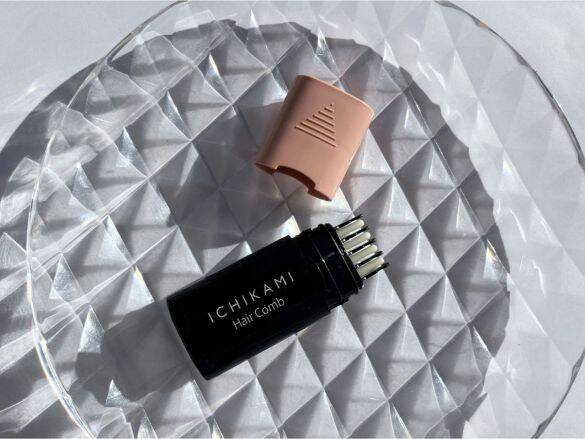 40代の老け前髪「分け目クッキリ、前髪ぺたっ」を救う“1000円の前髪ブラシ”がスゴかった！ 顔の印象が一気に若く