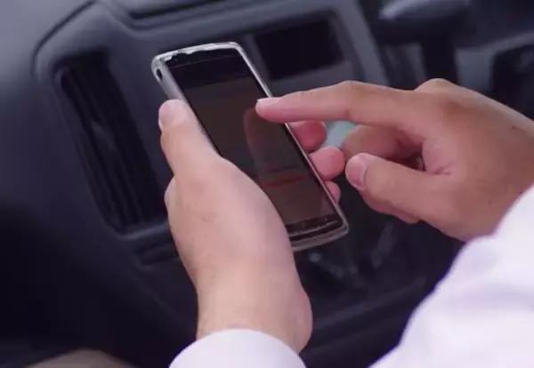 「運転トラブルで強面の男に怒鳴られおびえる夫。妻がまさかの行動に／びっくり体験人気記事BEST」の画像