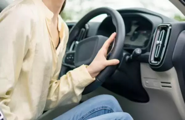 「運転トラブルで強面の男に怒鳴られおびえる夫。妻がまさかの行動に／びっくり体験人気記事BEST」の画像