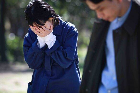 “陰キャ時代”にフラれた相手と、エレベーターで偶然再会！声をかけてみたら…／恋愛人気記事BEST