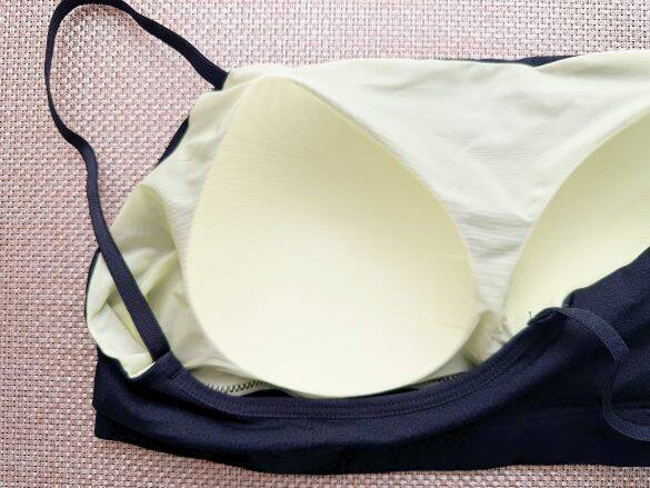 ファミマの2290円「ブラウェア」正直レビュー。夏の“胸元チラ見え問題”をまるっと解決してくれた