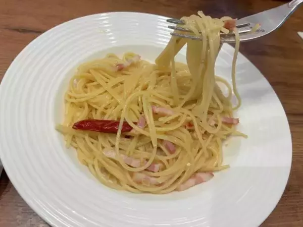 「SNSで話題の「サイゼの上位互換」は本当か？300円ドリアに挑む「539円ドリア」の衝撃。デザートで起きた“まさかの結末”」の画像