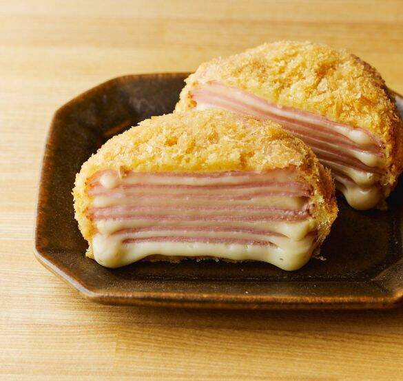 こんなに巨大な餃子や茶碗蒸しでいいのか！ 安藤なつの手料理に、相方カズレーザーもクラクラ