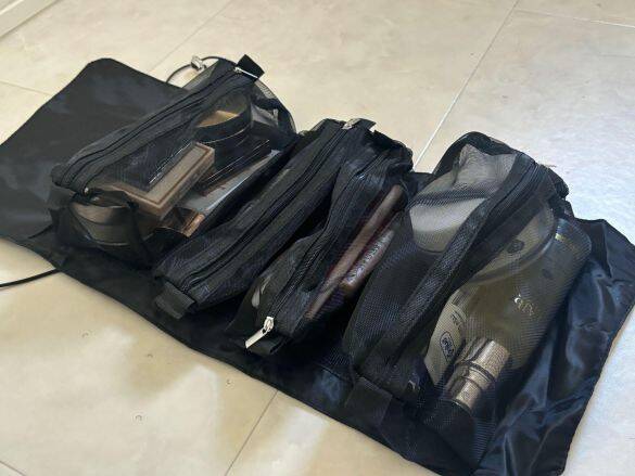 もう旅先で「あれどこに入れたっけ？」と困らない！ ダイソー“550円の万能ポーチ”で旅の快適さが爆上がりした理由