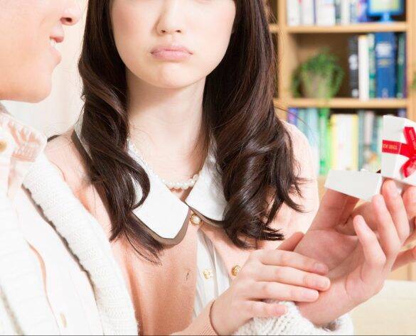 クリスマスに「4℃」をもらってブチ切れ。1万5000円のアクセが許せなかった女性の“意外なその後”／恋愛人気記事BEST