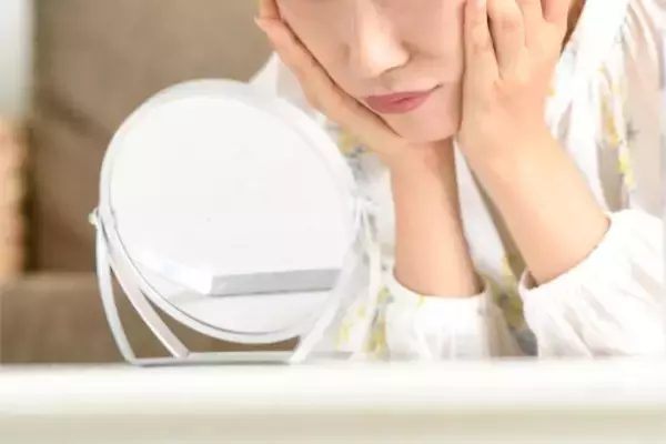 「「目が合わない」「臭いがきつい」…どの男性にも“ピンとこない”33歳女性。指摘されてやっと気づいた“自分自身の問題”とは」の画像