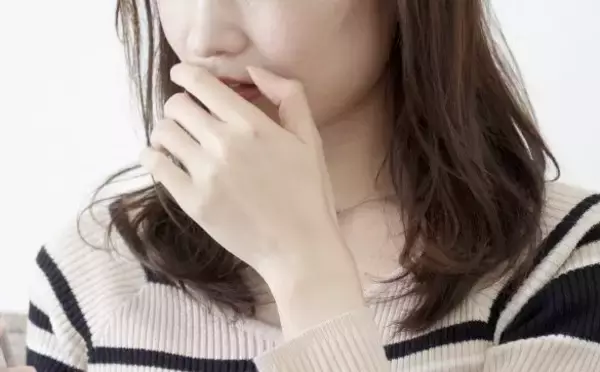 「夫が母親を嫌う理由がわからなかった私→ある日“決定的瞬間”を目撃。さらに衝撃の事実が…／義実家・家族人気記事」の画像