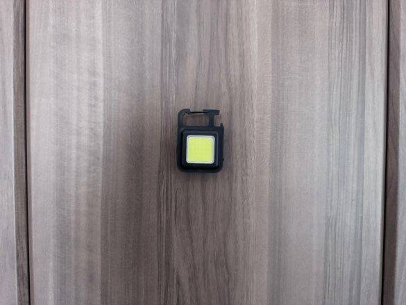 「想像の100倍明るくて衝撃」ダイソー発ブランドの“極小ライト”を、防災グッズに絶対入れたい理由