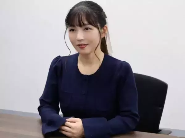 「“奇跡の46歳”シンママが明かす激動の過去。3度の離婚、2児を連れホテル転々…「お金が底をつき夜の仕事へ」」の画像