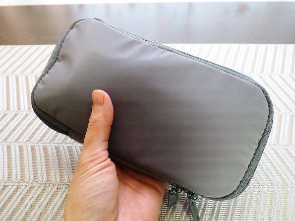バッグの中で小物類がごちゃごちゃする問題→無印の990円ガジェットポーチですっきり解決！