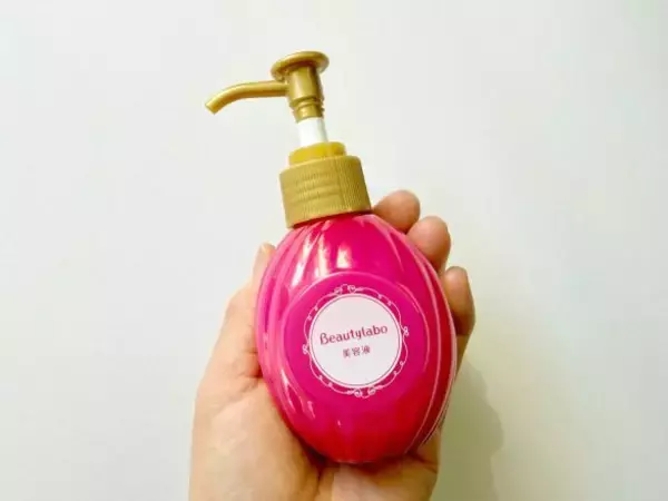 「もっと早く使えばよかった！ 40代のダメージ毛に「高いトリートメントより効いた」ヘアミルク。ドラッグストアで買えるのも最高」の画像