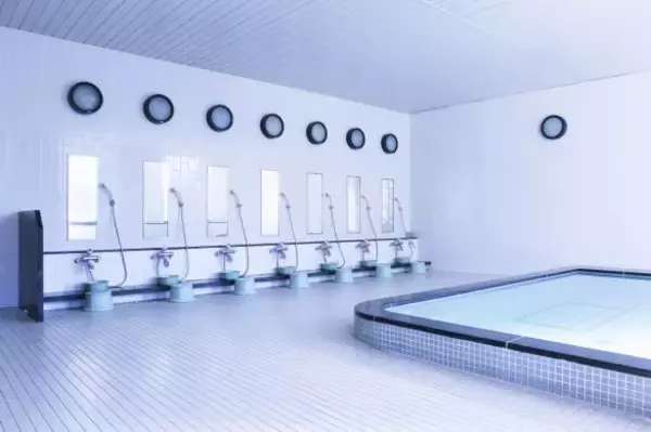 「ギャー、浴場に見知らぬ男性が入ってきた！「彼氏のせいでした」／びっくり体験人気記事」の画像