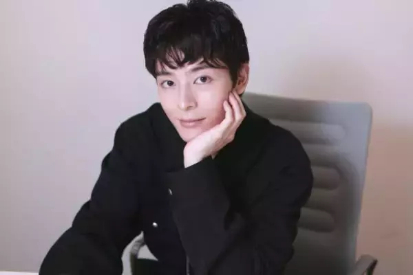 「すごく好きです」塩野瑛久が中島健人に“初共演の初日”に想いを伝えた理由。ストレートな言葉に返ってきた答えとは？