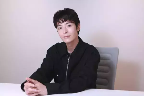 「「すごく好きです」塩野瑛久が中島健人に“初共演の初日”に想いを伝えた理由。ストレートな言葉に返ってきた答えとは？」の画像
