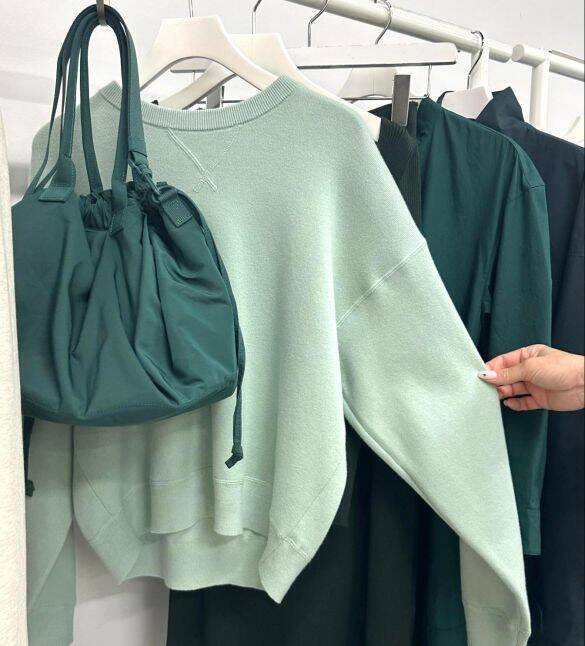 ユニクロ2026春、買うべき新作＆色を40代スタイリストがズバリ！「もう品薄が始まってる人気色も…」