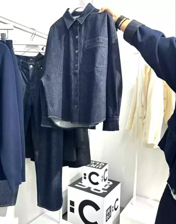 「ユニクロ2026春、買うべき新作＆色を40代スタイリストがズバリ！「もう品薄が始まってる人気色も…」」の画像