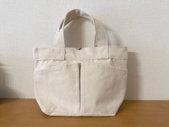 「バッグの中が丸見え…」を110円で解決！ 挟むだけで“マグネット開閉式”に変身。手持ちのトート全てに取り付けたい