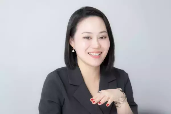 「「父は殴る蹴る、母はスピリチュアル」壮絶な家庭環境を生き抜いた元鈴木さんが、それでも「母」になるまで」の画像