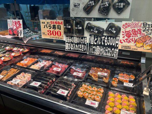 激安スーパー「ロピア」の“おトクすぎるボリューム満点総菜”を5つ厳選！思わず二度見の特大お寿司、サーモンぎっしりカツも