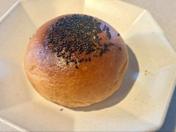 15個入って3000円!? 話題の「冷凍パン」詰め合わせが量・味ともにスゴすぎた！箱の中身を全部紹介