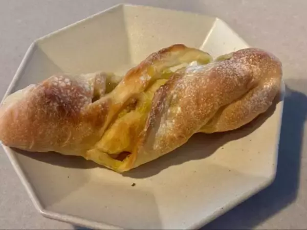 「15個入って3000円!? 話題の「冷凍パン」詰め合わせが量・味ともにスゴすぎた！箱の中身を全部紹介」の画像