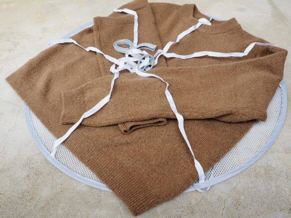 ニットのセルフ洗いの不安が解消！ダイソー「100円グッズ」で型崩れ知らず