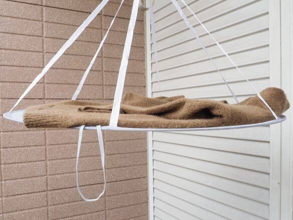 ニットのセルフ洗いの不安が解消！ダイソー「100円グッズ」で型崩れ知らず