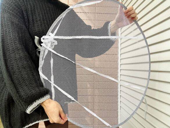 ニットのセルフ洗いの不安が解消！ダイソー「100円グッズ」で型崩れ知らず