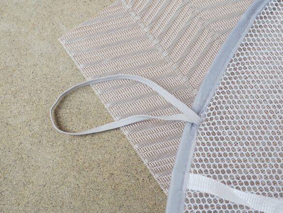 ニットのセルフ洗いの不安が解消！ダイソー「100円グッズ」で型崩れ知らず