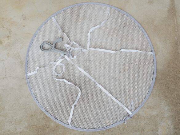 ニットのセルフ洗いの不安が解消！ダイソー「100円グッズ」で型崩れ知らず