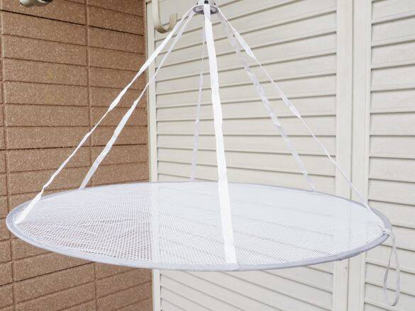 ニットのセルフ洗いの不安が解消！ダイソー「100円グッズ」で型崩れ知らず