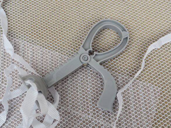 ニットのセルフ洗いの不安が解消！ダイソー「100円グッズ」で型崩れ知らず