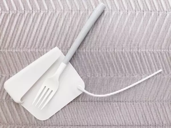 「弁当時の“カトラリーのイライラ”を解決。箸やスプーン持ち運びの“正解”を無印で発見。かさばらないし、長さ違いもOK」の画像
