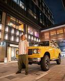 「え、60歳に見えない！ 大バズり中の“還暦のイケオジ”って何者？ 48歳でパパに…そのポジティブ人生を直撃」の画像5