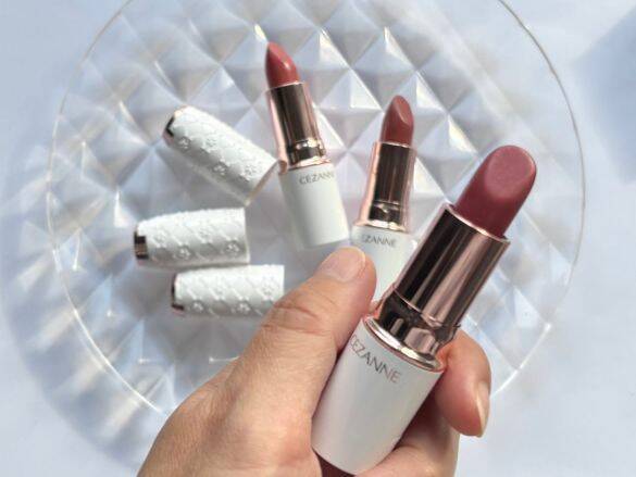 「10本は買ってる」「全色揃えてる」美容ライターが溺愛する715円リップとは？ 40代が“本気で使える”お手頃コスメを3つ厳選