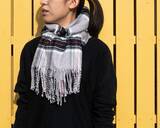 「マフラーの大人可愛い巻き方5選。30秒でできちゃう：12月に読みたい記事」の画像1